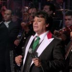 Video Musical Abrazame muy Fuerte de Juan Gabriel